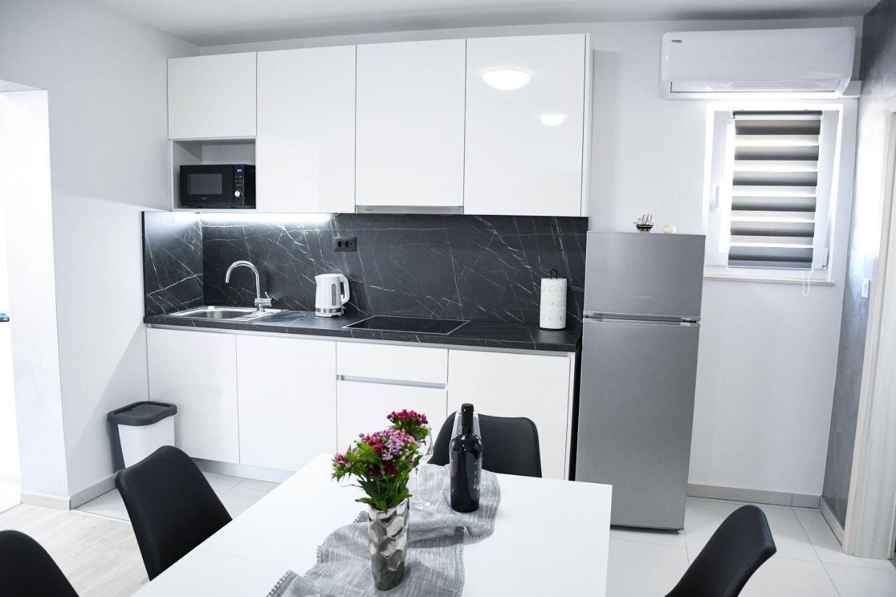 Apartment Light Stobreč 外观 照片